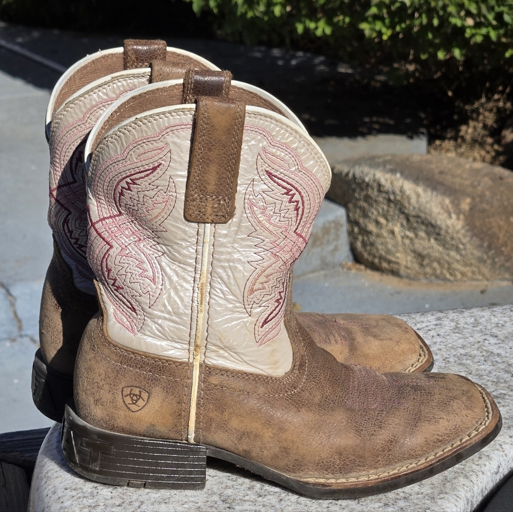Ariat Kid's Double Kicker Sz 13 Western Boot Broad Square Toe Pink Tan Pull On